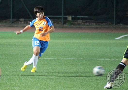 womenfootball_131126-1