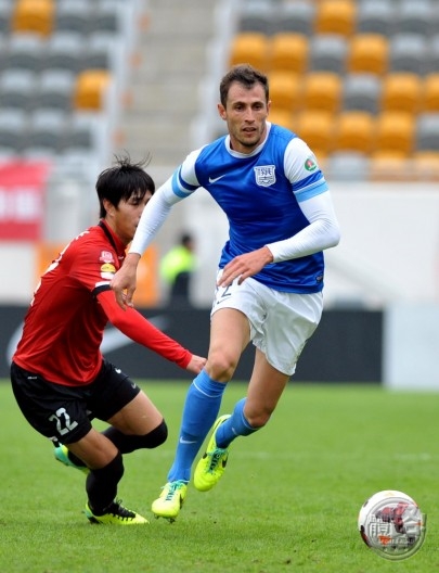 football_kitchee_140215-5