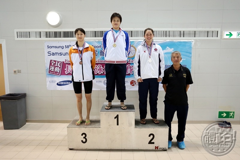 SzeHangYu_swimming_150412-3