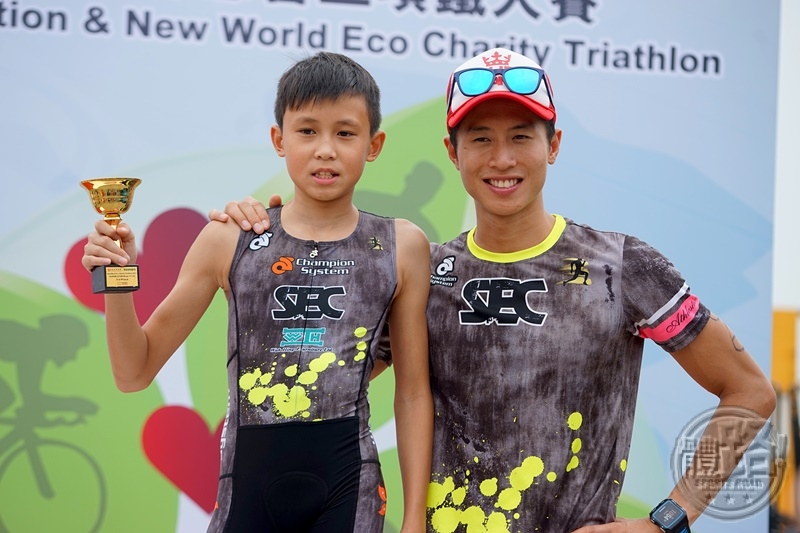 triathlon_香港首席鐵人勞証顯與表弟冼學良於賽事勇奪佳績Ivan Lo (R) and cousin Jason Sin performed well in New World Eco Charity Triathlon_150524