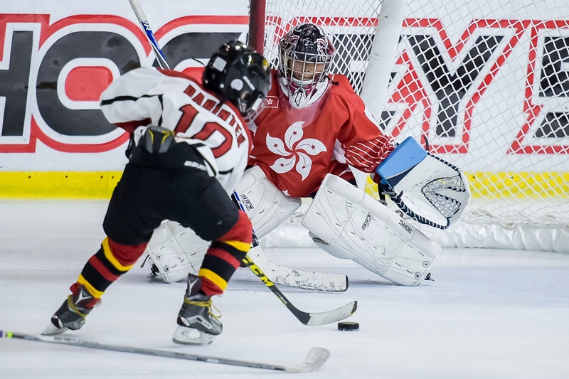 2016megaice_Singapore Ice Dragons (white) takes on HKIHA Z-20160430