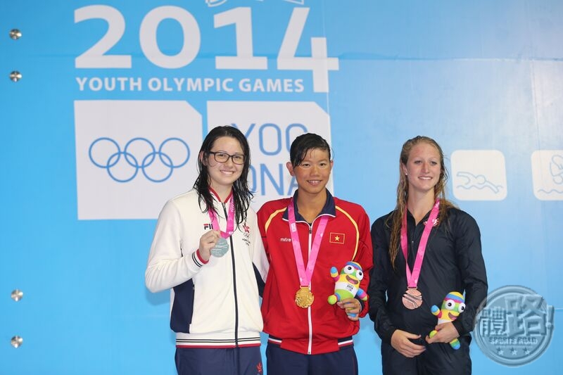 SiobhanHaughey_swimming_Olympicvoice_151110-4