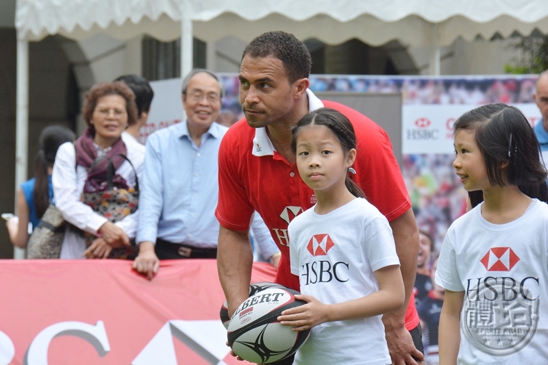 rugby_hsbc_hkru_cheeronthehongkongrugbyteam_ceremony_20160407-04