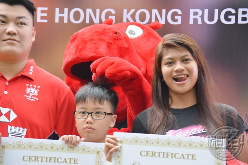 rugby_hsbc_hkru_cheeronthehongkongrugbyteam_ceremony_20160407-17