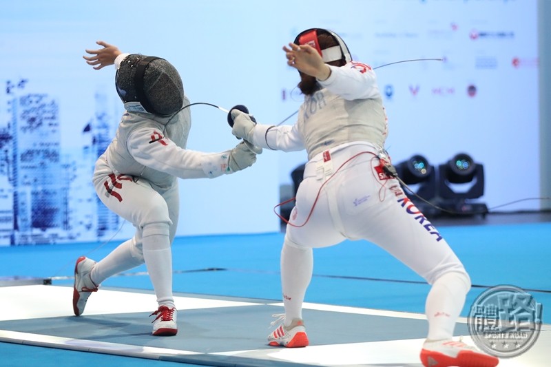 afc2017_fencing_womenfoilteam_SEMI_800_20170619-06